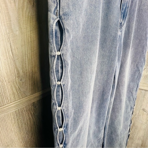 Lane 201 High Waisted Pearl Embellished Jeans - Picture 5 of 7
